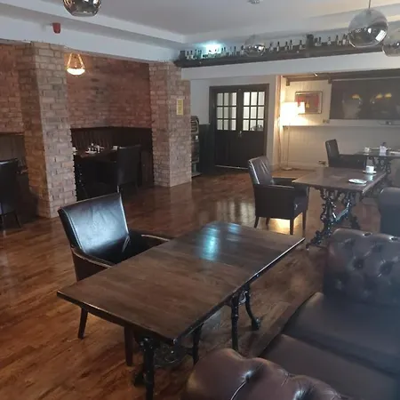 Gasthof The Midway Bar & *