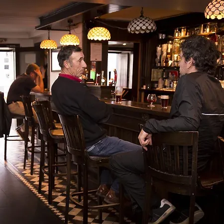 Maison d'hôtes The Midway Bar &