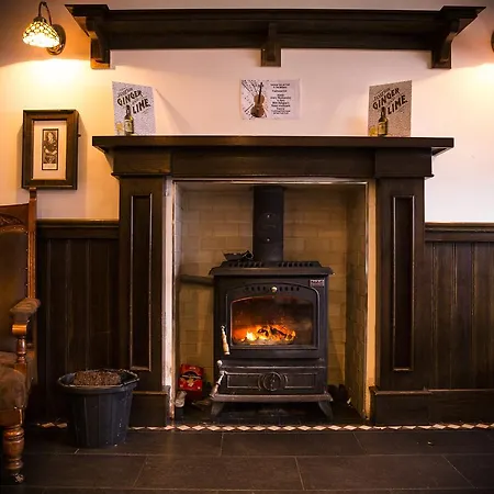 The Midway Bar & Maison d'hôtes *