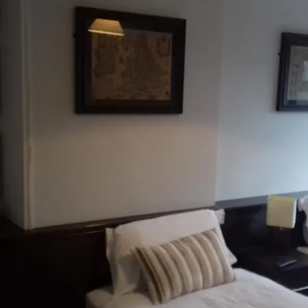 The Midway Bar & Guest house Dungloe