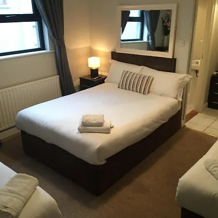 Casa de hóspedes The Midway Bar & Dungloe